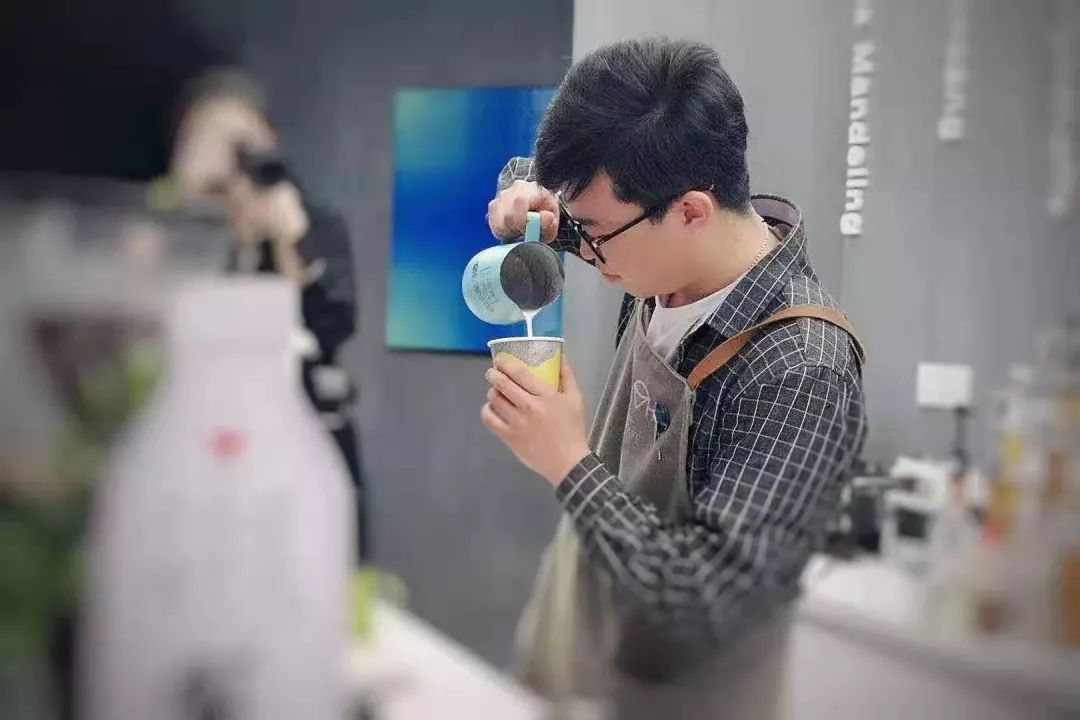 https://image.ipaiban.com/upload-ueditor-image-20191030-1572432914969050155.jpg
