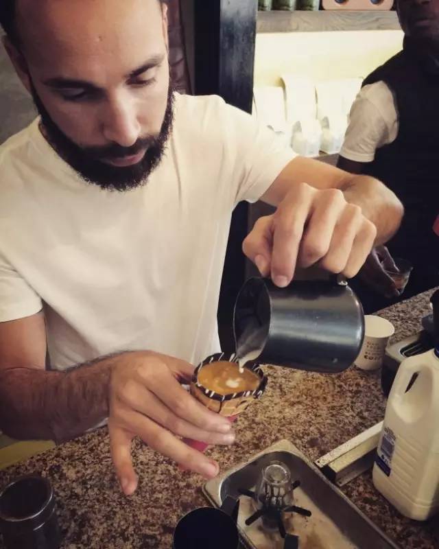 adaymag-coffeeinacone-instagram-07-650<em></em>x812.jpg