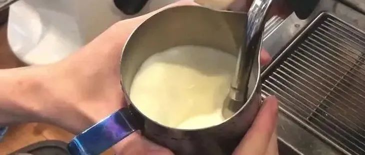 優(yōu)質(zhì)的奶泡是怎么樣的？是如何打發(fā)出來的？