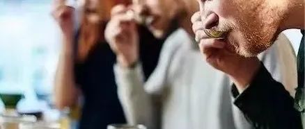 “啜吸”真的能幫助我們更好地喝出咖啡風味嗎？